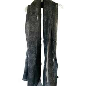 SAACHI Charcoal Gray Wave Pattern Acrylic, Polyester, and Wool Blend Scarf